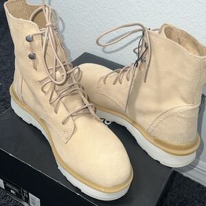 W11 Sorel Waterproof Hi Line Lace Boots